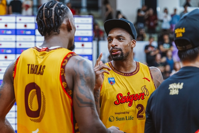 Saigon Heat nâng cúp vô địch VBA lần thứ tư liên tiếp - Ảnh 5. Saigon Heat nâng cúp vô địch VBA lần thứ tư liên tiếp - Ảnh 5.