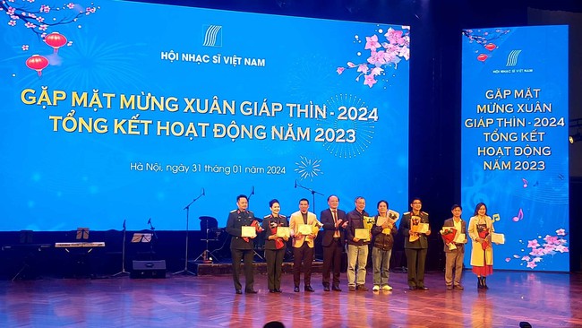 Nghệ sĩ Trịnh Minh Hiền, Hà Miên nhận giải thưởng Âm nhạc 2023 - Ảnh 2. Nghệ sĩ Trịnh Minh Hiền, Hà Miên nhận giải thưởng Âm nhạc 2023 - Ảnh 2.