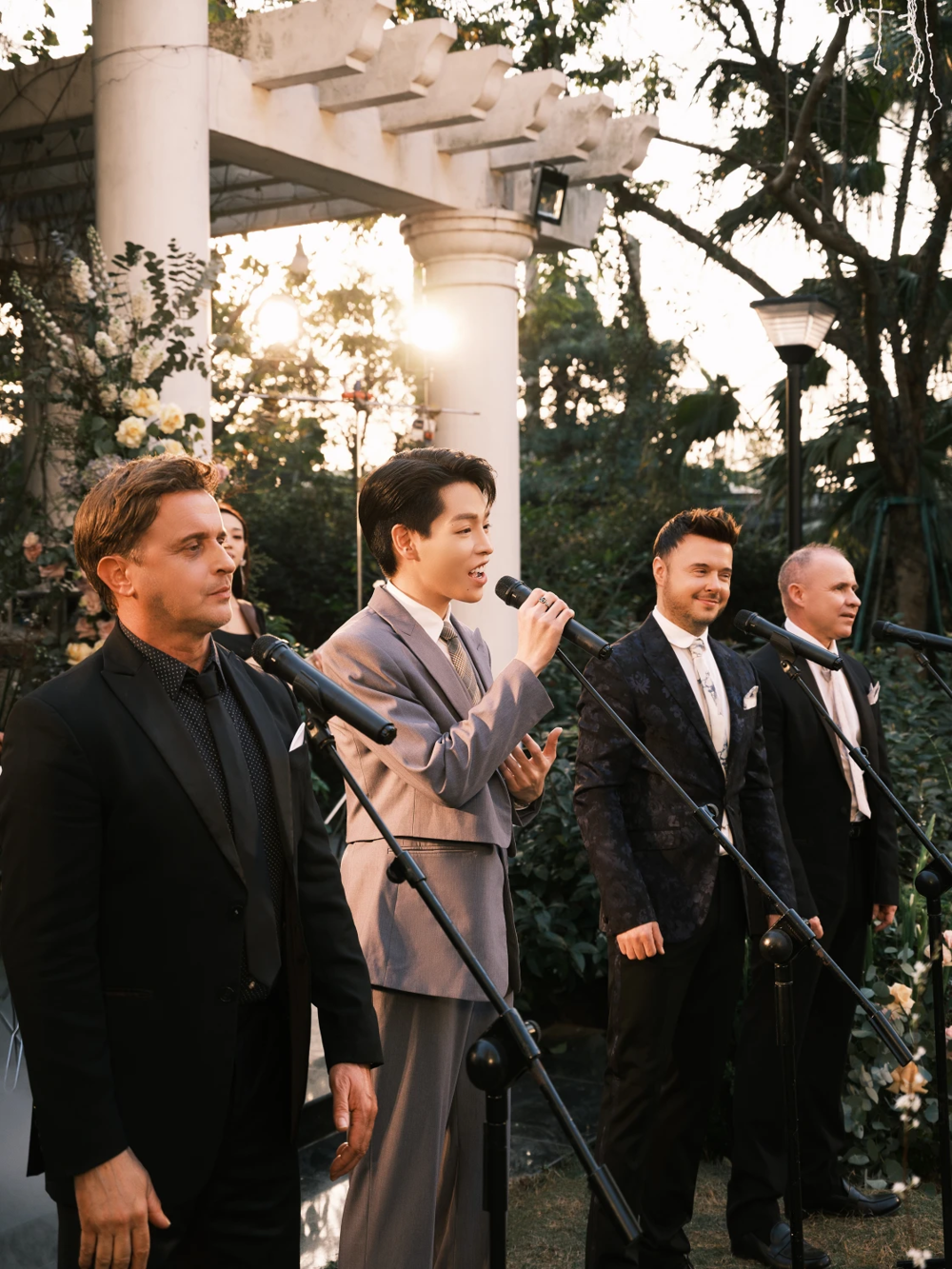 Không chỉ vươn tầm thế giới, MV của Đức Phúc - 911 đại thắng Vpop năm 2023 - Ảnh 3. Không chỉ vươn tầm thế giới, MV của Đức Phúc - 911 đại thắng Vpop năm 2023 - Ảnh 3.