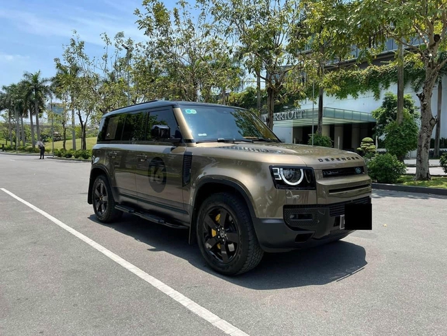 Land Rover Defender hàng hiếm rao bán trên thị trường xe cũ: Giá bán bằng hai chiếc - Ảnh 2. Land Rover Defender hàng hiếm rao bán trên thị trường xe cũ: Giá bán bằng hai chiếc - Ảnh 2.
