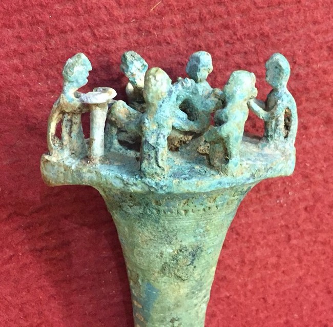 Tìm về trang phục thời Đông Sơn (kỳ 6): Bất ngờ tơ lụa Đông Sơn - Ảnh 9. Tìm về trang phục thời Đông Sơn (kỳ 6): Bất ngờ tơ lụa Đông Sơn - Ảnh 9.