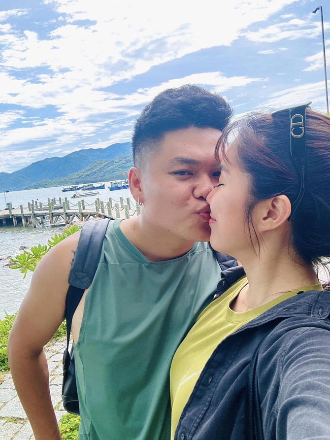 Sao Việt 21/7: Dàn sao Việt dự tiệc chúc mừng thôi nôi con trai Phạm Quỳnh Anh, Trường Giang đổi nghề làm thợ hớt tóc - Ảnh 4. Sao Việt 21/7: Dàn sao Việt dự tiệc chúc mừng thôi nôi con trai Phạm Quỳnh Anh, Trường Giang đổi nghề làm thợ hớt tóc - Ảnh 4.