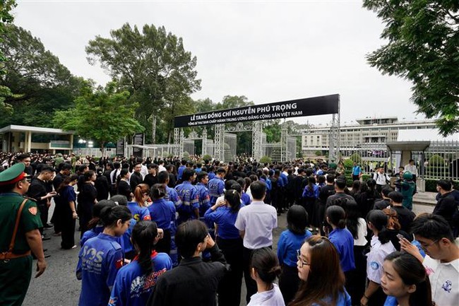 Lễ viếng Tổng Bí thư Nguyễn Phú Trọng sáng ngày 26/7 - Ảnh 3. Lễ viếng Tổng Bí thư Nguyễn Phú Trọng sáng ngày 26/7 - Ảnh 3.