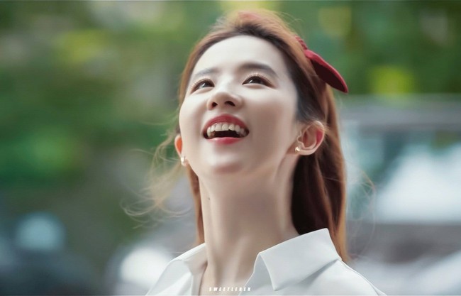 Lưu Diệc Phi: Có cả dàn xe sang, sở hữu hàng ngàn tỷ đồng nhưng vẫn dùng đồ cũ - Ảnh 6.