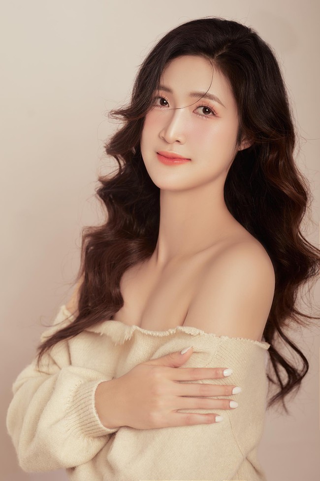 Lưu Thị Huệ trẻ trung, gợi cảm đến khó tin khi đón tuổi 25 hôm 1/2/2024 Lưu Thị Huệ trẻ trung, gợi cảm đến khó tin khi đón tuổi 25 hôm 1/2/2024