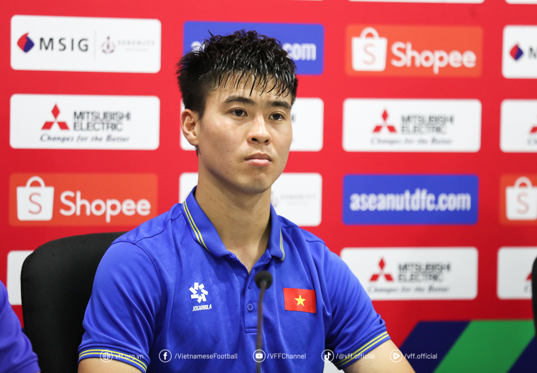 Tin nóng bóng đá Việt 27/12: Duy Mạnh bất ngờ khi được bình chọn xuất sắc nhất trận; Cựu tuyển thủ Singapore thừa nhận Xuân Son quá hay - Ảnh 1. Tin nóng bóng đá Việt 27/12: Duy Mạnh bất ngờ khi được bình chọn xuất sắc nhất trận; Cựu tuyển thủ Singapore thừa nhận Xuân Son quá hay - Ảnh 1.