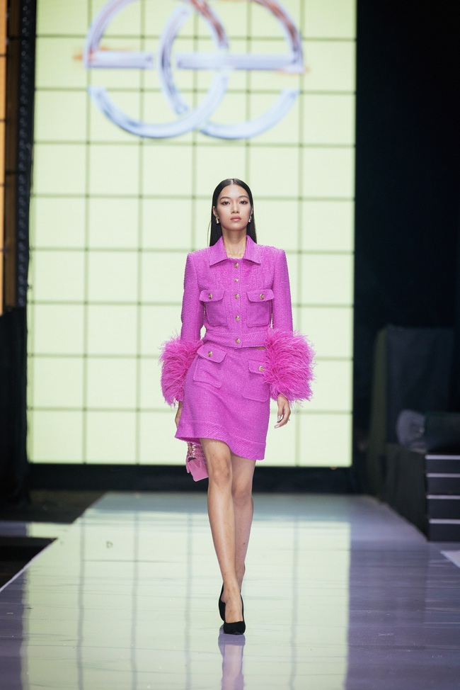 Hoa hậu Mai Phương, Á hậu Phương Nhi đọ sắc trên sàn diễn thời trang - Ảnh 10. Hoa hậu Mai Phương, Á hậu Phương Nhi đọ sắc trên sàn diễn thời trang - Ảnh 10.