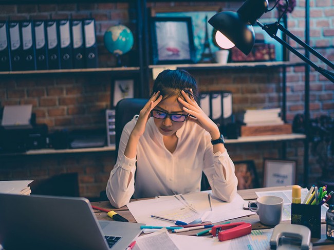 Xu hướng thích làm việc vào dịp nghỉ Lễ Tết: Có những người chỉ mong có cớ tránh né cuộc tụ tập hoặc lấp đầy thời gian trống rỗng - Ảnh 1.