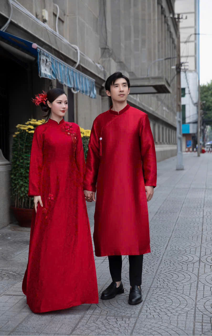 Sơn Tùng M-TP, Hà Hồ, Bình An,... cùng loạt sao Việt khoẻ ảnh áo dài dịp Tết - Ảnh 8. Sơn Tùng M-TP, Hà Hồ, Bình An,... cùng loạt sao Việt khoẻ ảnh áo dài dịp Tết - Ảnh 8.