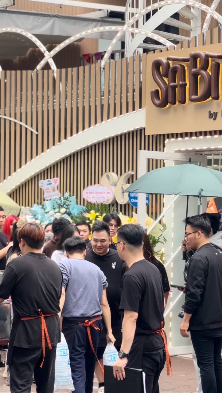 photo6145298800244276583y-16804164535301270238028