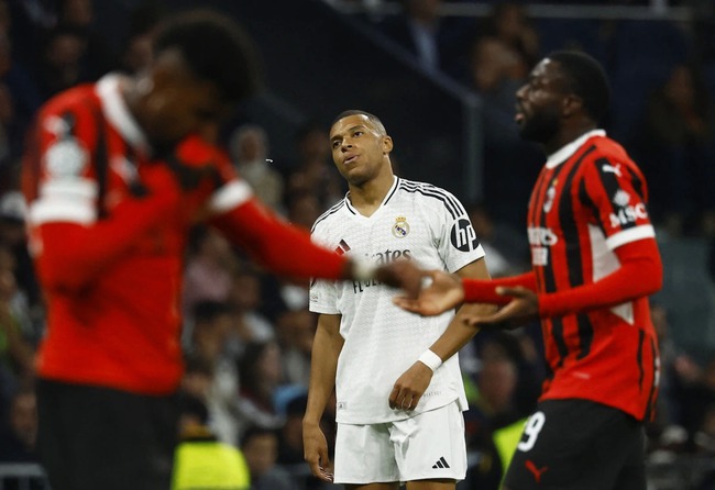 Vinicius ghi bàn nhưng Mbappe nhạt nhòa, Real Madrid thua sốc Milan ngay tại Bernabeu - Ảnh 1. Vinicius ghi bàn nhưng Mbappe nhạt nhòa, Real Madrid thua sốc Milan ngay tại Bernabeu - Ảnh 1.