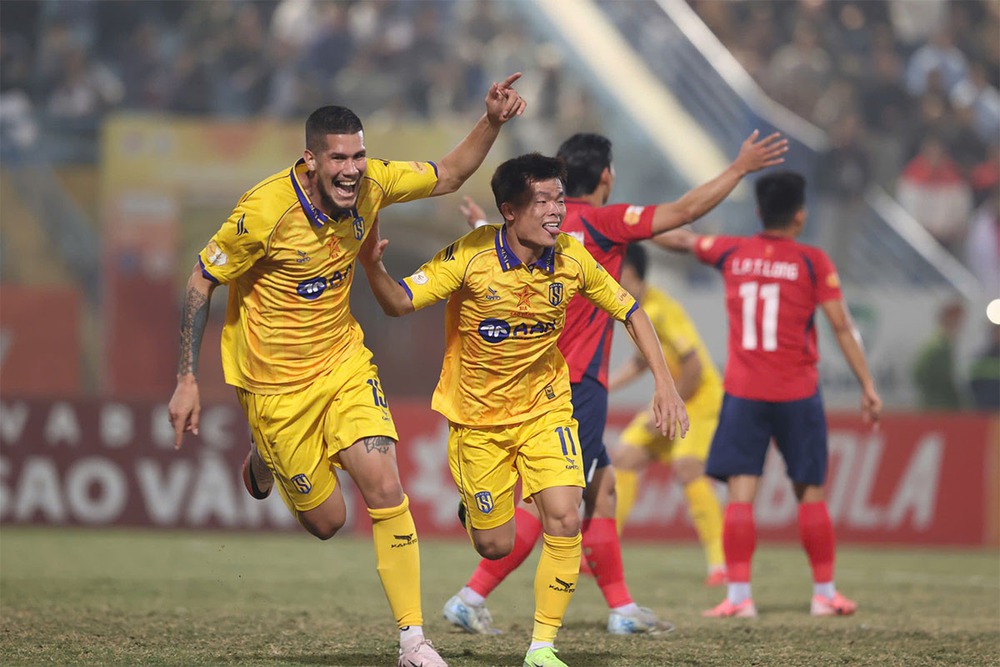 Lịch thi đấu V-League 2024/25 vòng 11: Nóng ở cả hai đầu - Ảnh 1. Lịch thi đấu V-League 2024/25 vòng 11: Nóng ở cả hai đầu - Ảnh 1.