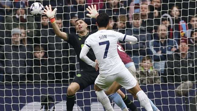 Son Heung Min rực sáng, Tottenham bắn sập Villa Park, bỏ xa MU trong cuộc đua Top 4 - Ảnh 2. Son Heung Min rực sáng, Tottenham bắn sập Villa Park, bỏ xa MU trong cuộc đua Top 4 - Ảnh 2.