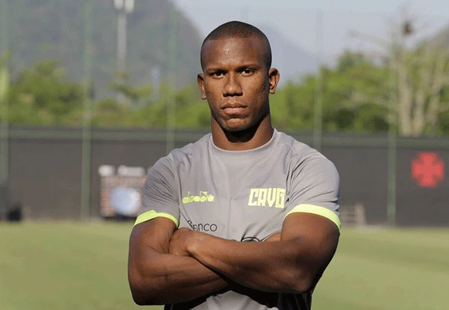 CLB Việt Nam chiêu mộ chân sút ngoại xịn, có hồ sơ cực khủng khi chơi bóng ở hai nền bóng đá hàng đầu thế giới - Ảnh 1. CLB Việt Nam chiêu mộ chân sút ngoại xịn, có hồ sơ cực khủng khi chơi bóng ở hai nền bóng đá hàng đầu thế giới - Ảnh 1.