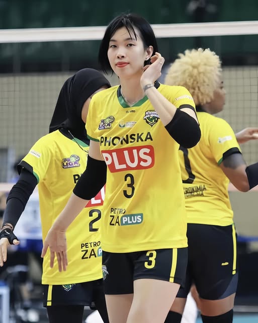 Thanh Thúy vẫn đang hết sức nỗ lực qua từng trận đấu cho CLB Gresik Petrokimia ở giải VĐQG Indonesia Thanh Thúy vẫn đang hết sức nỗ lực qua từng trận đấu cho CLB Gresik Petrokimia ở giải VĐQG Indonesia