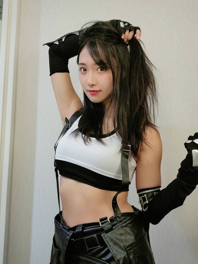 Livestream ngoài đường, nữ streamer hốt hoảng vì bị dàn cảnh cướp giật - Ảnh 1.