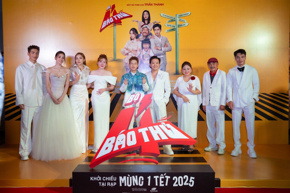 NSND Lê Khanh, Bigdaddy, Quân AP,... cùng dàn sao Việt đổ bộ thảm đỏ, ủng hộ phim Tết của Trấn Thành - Ảnh 3. NSND Lê Khanh, Bigdaddy, Quân AP,... cùng dàn sao Việt đổ bộ thảm đỏ, ủng hộ phim Tết của Trấn Thành - Ảnh 3.