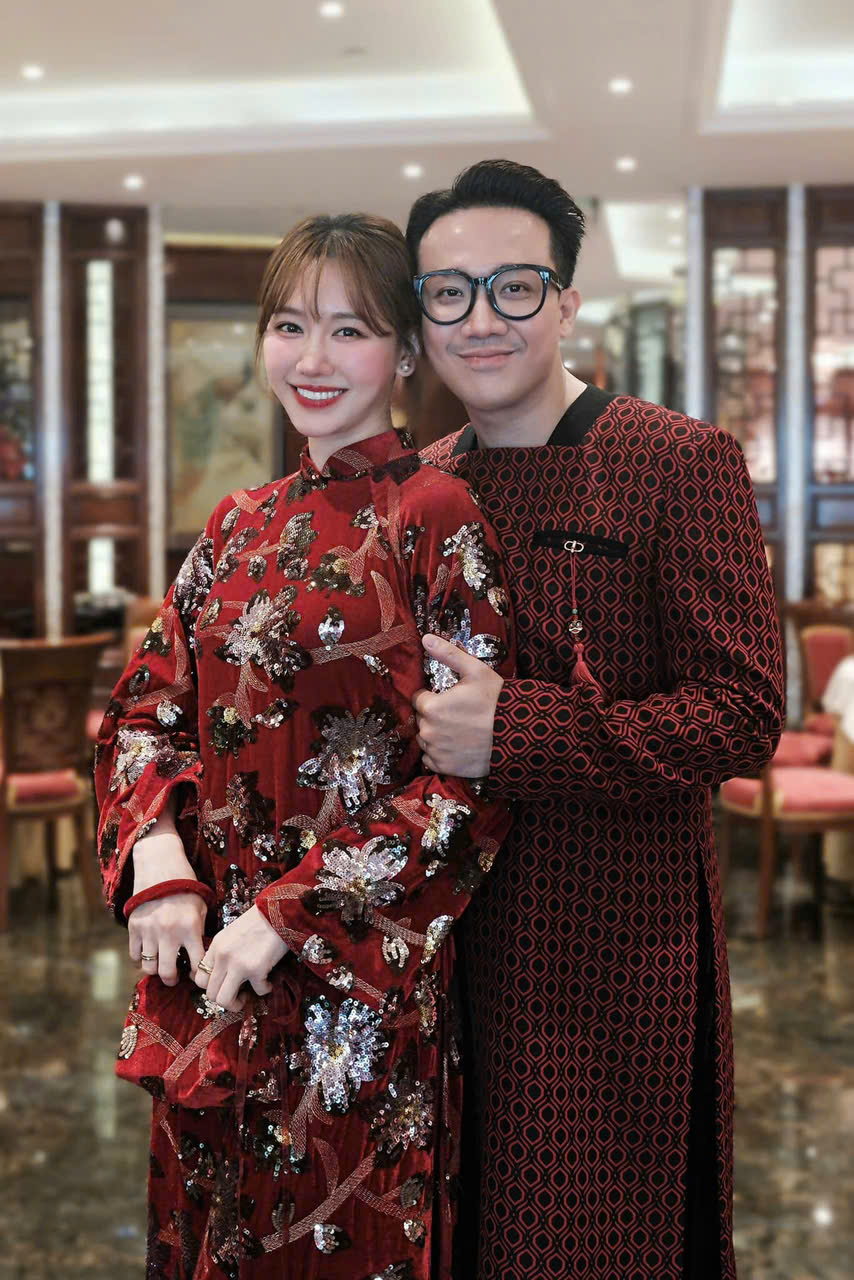 Sơn Tùng M-TP, Hà Hồ, Bình An,... cùng loạt sao Việt khoẻ ảnh áo dài dịp Tết - Ảnh 7. Sơn Tùng M-TP, Hà Hồ, Bình An,... cùng loạt sao Việt khoẻ ảnh áo dài dịp Tết - Ảnh 7.