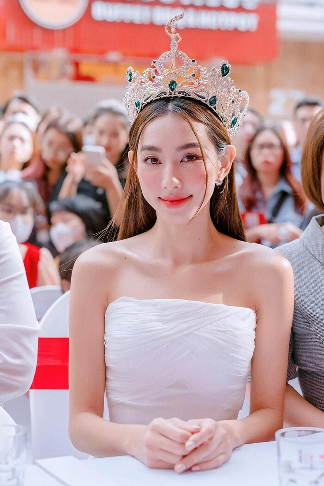 Tòa chính thức xét xử vụ Hoa hậu Thùy Tiên bị kiện đòi bồi thường 2,4 tỷ đồng - Ảnh 1. Tòa chính thức xét xử vụ Hoa hậu Thùy Tiên bị kiện đòi bồi thường 2,4 tỷ đồng - Ảnh 1.