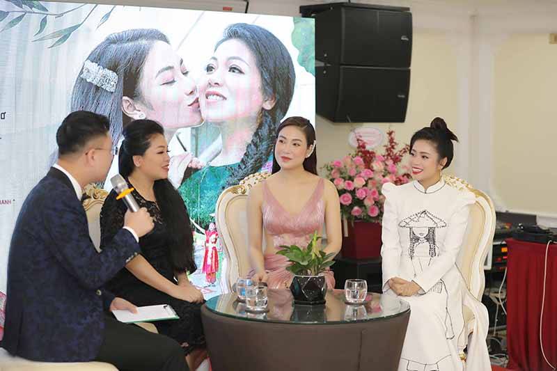 tuyet-nga-ngoc-sang-xu-thanh203 Chú thích ảnh