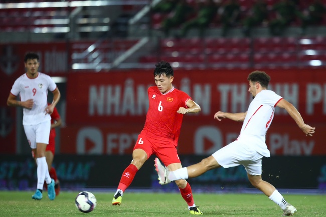 Vòng loại U20 châu Á 2025, U20 Việt Nam 0-1 U20 Syria: Nghiệt ngã pha phản lưới nhà - Ảnh 1. Vòng loại U20 châu Á 2025, U20 Việt Nam 0-1 U20 Syria: Nghiệt ngã pha phản lưới nhà - Ảnh 1.