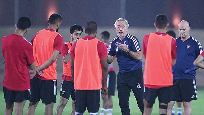 uae2066020ok-1 Chú thích ảnh