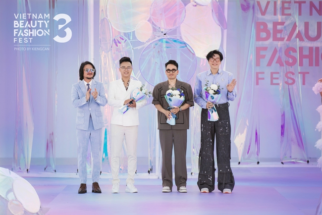 Show thời trang trên tầng thượng của đạo diễn Hoàng Nhật Nam - Ảnh 3. Show thời trang trên tầng thượng của đạo diễn Hoàng Nhật Nam - Ảnh 3.