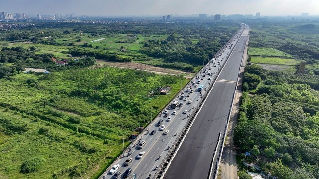 Hà Nội phân luồng giao thông phục vụ thông xe cầu Vĩnh Tuy 2 - Ảnh 1. Hà Nội phân luồng giao thông phục vụ thông xe cầu Vĩnh Tuy 2 - Ảnh 1.