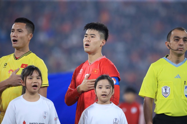 Duy Mạnh lý giải vì sao HLV Kim Sang Sik không chọn Quế Ngọc Hải cho ASEAN Cup 2024 - Ảnh 1. Duy Mạnh lý giải vì sao HLV Kim Sang Sik không chọn Quế Ngọc Hải cho ASEAN Cup 2024 - Ảnh 1.