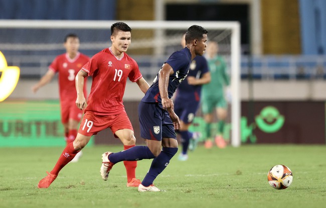 Quang Hải, Hoàng Đức chưa đáp ứng kỳ vọng của HLV Kim Sang Sik - Ảnh 2. Quang Hải, Hoàng Đức chưa đáp ứng kỳ vọng của HLV Kim Sang Sik - Ảnh 2.