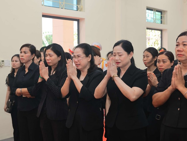 Lễ viếng Tổng Bí thư Nguyễn Phú Trọng sáng ngày 26/7 - Ảnh 7. Lễ viếng Tổng Bí thư Nguyễn Phú Trọng sáng ngày 26/7 - Ảnh 7.