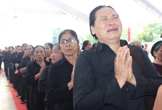 Lễ viếng Tổng Bí thư Nguyễn Phú Trọng sáng ngày 26/7 - Ảnh 14. Lễ viếng Tổng Bí thư Nguyễn Phú Trọng sáng ngày 26/7 - Ảnh 14.