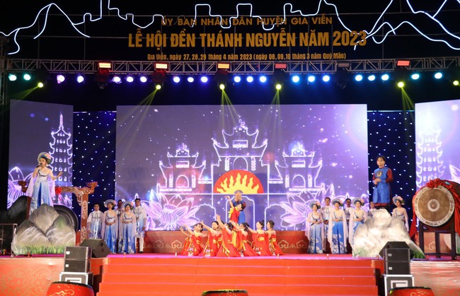 Nỗ lực đưa Lễ hội đền Thánh Nguyễn trở thành Di sản văn hóa phi vật thể quốc gia - Ảnh 1. Nỗ lực đưa Lễ hội đền Thánh Nguyễn trở thành Di sản văn hóa phi vật thể quốc gia - Ảnh 1.