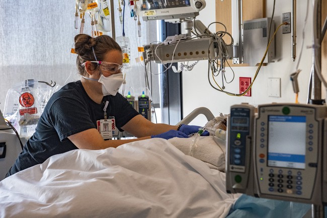 Thế giới đối mặt với làn sóng Covid-19 mới - Ảnh 1.