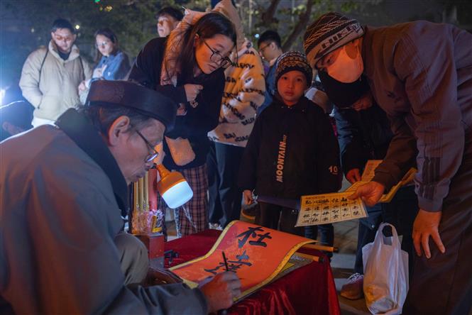 Tục xin chữ - nét đẹp của văn hoá của người Việt dịp Tết Nguyên đán - Ảnh 4. Tục xin chữ - nét đẹp của văn hoá của người Việt dịp Tết Nguyên đán - Ảnh 4.