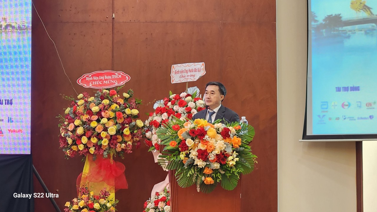 Thứ trưởng Bộ Y tế: 'Cứ sau 10 năm, chi phí điều trị bệnh ung thư tăng 1,5 – 2 lần' - Ảnh 2. Thứ trưởng Bộ Y tế: 'Cứ sau 10 năm, chi phí điều trị bệnh ung thư tăng 1,5 – 2 lần' - Ảnh 2.