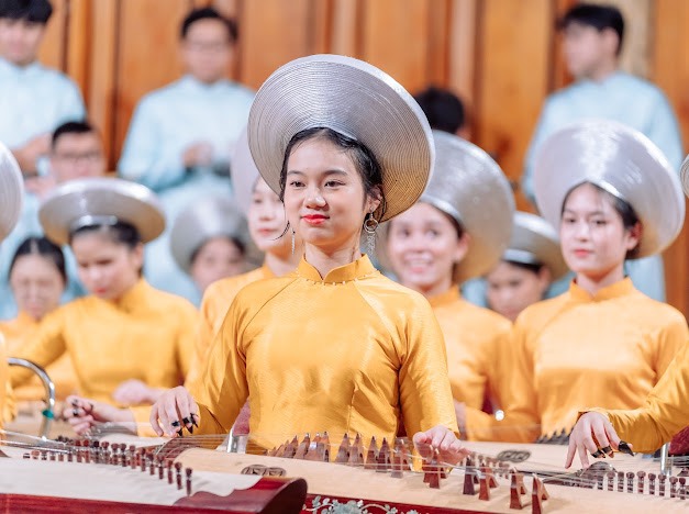 Hòa nhạc "Giai điệu tháng Năm" - Ảnh 3. Hòa nhạc "Giai điệu tháng Năm" - Ảnh 3.