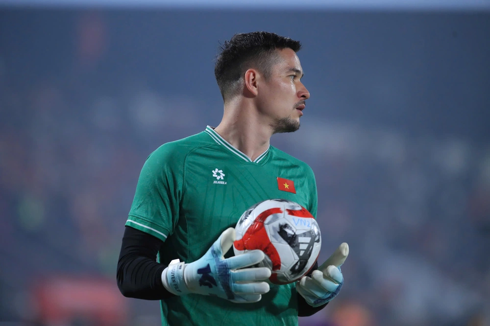 Nguyễn Filip mang tin mừng cho ĐT Việt Nam, HLV Kim Sang Sik có ‘cơn đau đầu dễ chịu’ trước 2 trận đấu ở FIFA Day - Ảnh 1. Nguyễn Filip mang tin mừng cho ĐT Việt Nam, HLV Kim Sang Sik có ‘cơn đau đầu dễ chịu’ trước 2 trận đấu ở FIFA Day - Ảnh 1.